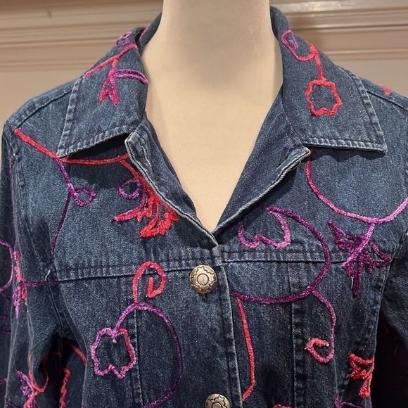 Choices embroidered denim blazer size medium - Picture 2 of 9